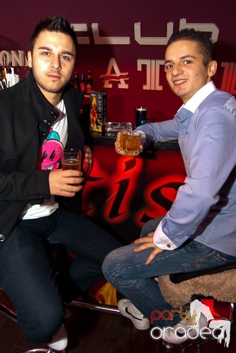Distracţie cu LL Junior în Club Atti's,