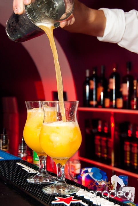 Distracţie cu LL Junior în Club Atti's,