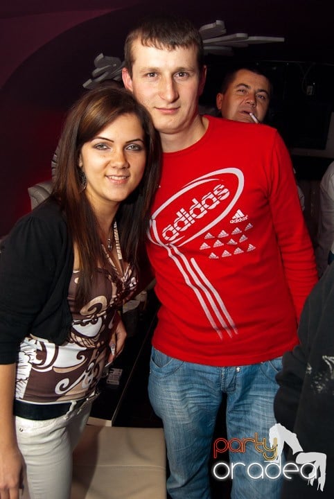 Distracţie cu LL Junior în Club Atti's,