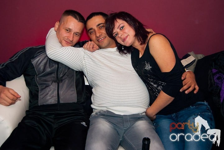 Distracţie cu LL Junior în Club Atti's,