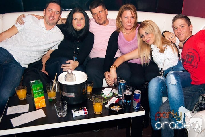 Distracţie cu LL Junior în Club Atti's,