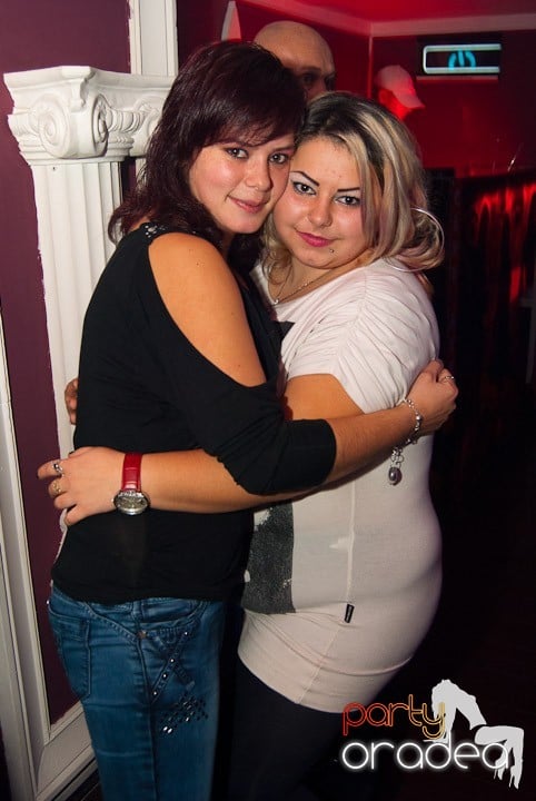 Distracţie cu LL Junior în Club Atti's,