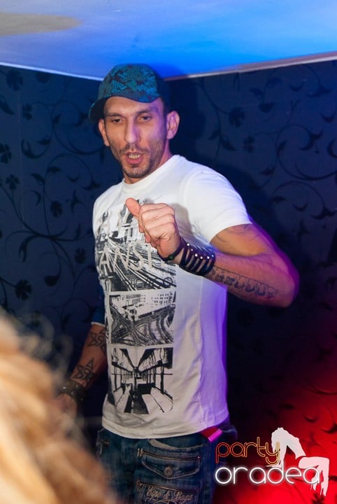 Distracţie cu LL Junior în Club Atti's,