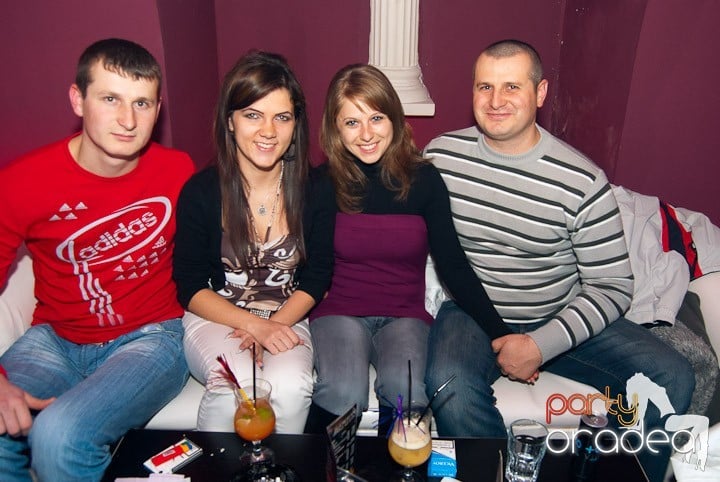 Distracţie cu LL Junior în Club Atti's,