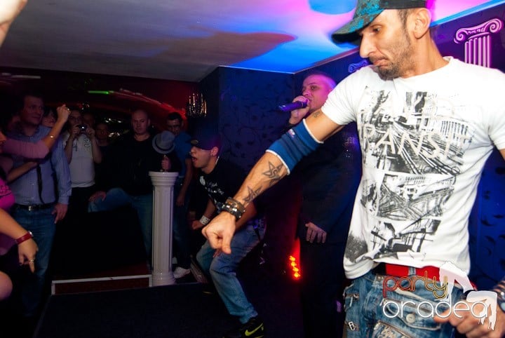 Distracţie cu LL Junior în Club Atti's,