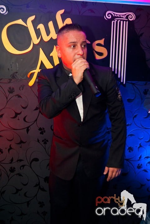 Distracţie cu LL Junior în Club Atti's,