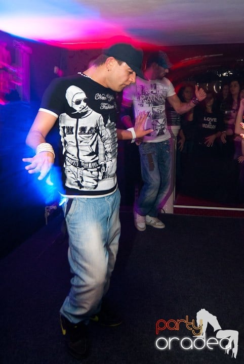 Distracţie cu LL Junior în Club Atti's,