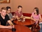 Distracţie în Chanson Café