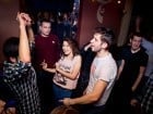 Distracţie în Chanson Café