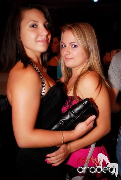 Distracţie în Club Seven,