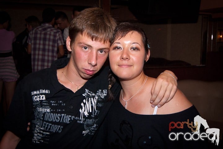 Distracţie în Club Seven, 