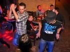 Distracţie şi veselie în Club Downtown