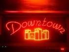 Distracţie şi veselie în Club Downtown