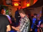 Distracţie şi veselie în Club Downtown