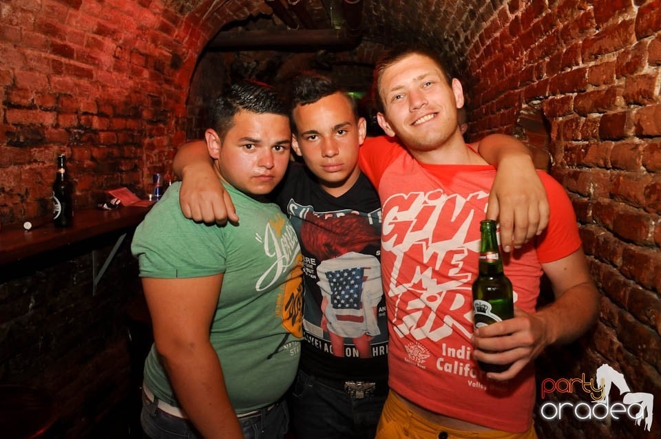 DJ Prody & Caveman in the Mix @ Escape,
