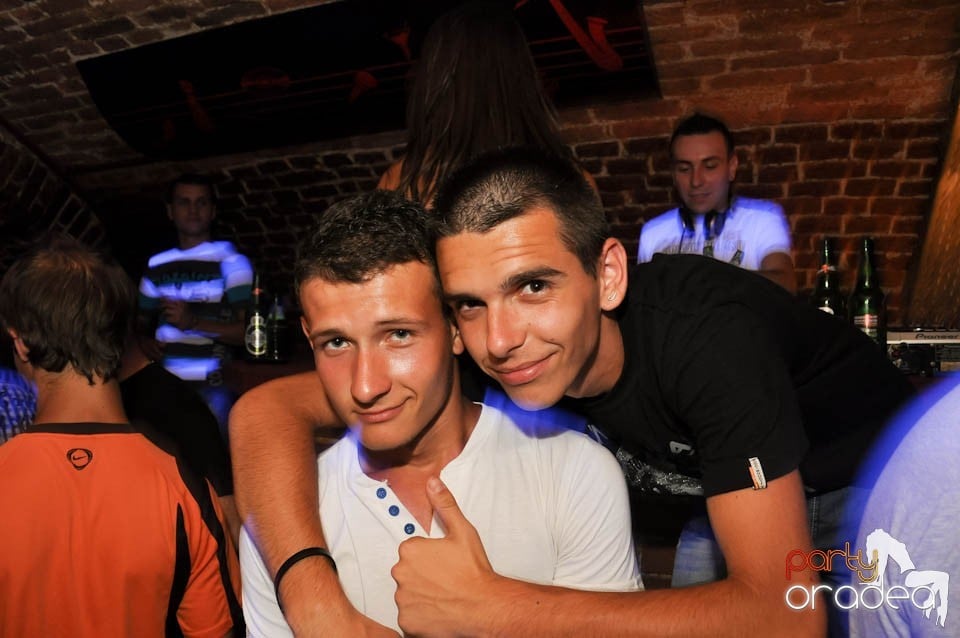 DJ Prody & Caveman in the Mix @ Escape,