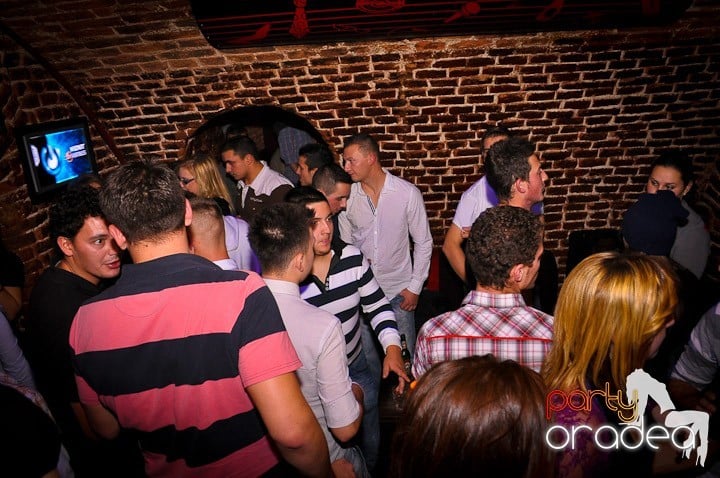 Escape Club joi seara, 