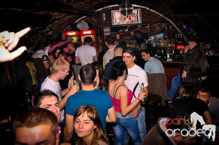 Escape Club joi seara, 