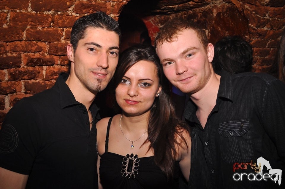 Escape Club seară de seară,