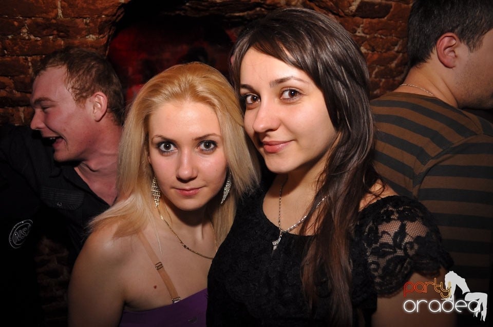 Escape Club seară de seară,