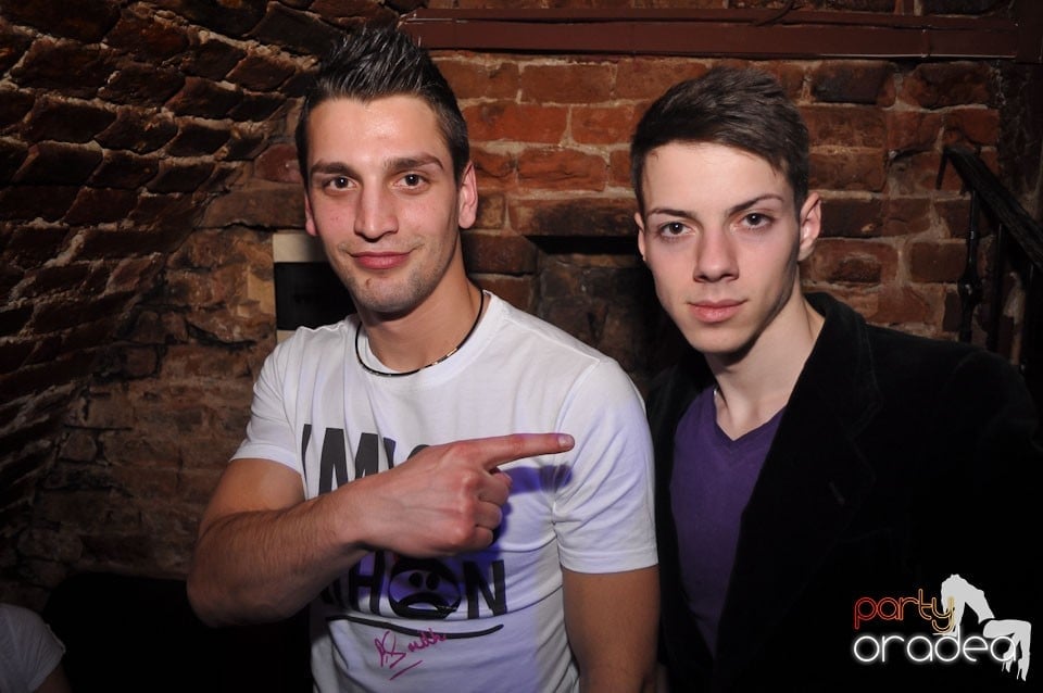 Escape Club seară de seară,