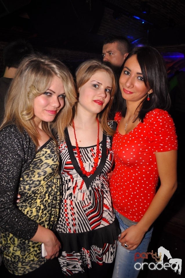 Escape Club seară de seară,