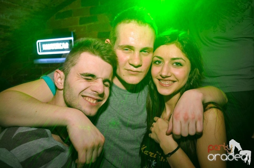 Escape Club seară de seară,