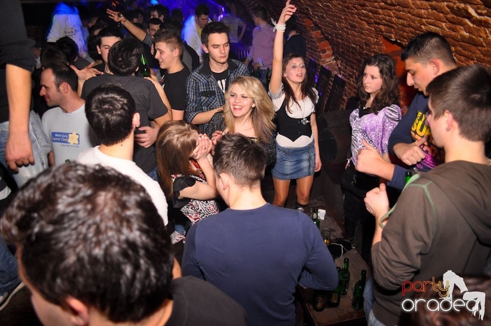 Escape Club seară de seară,