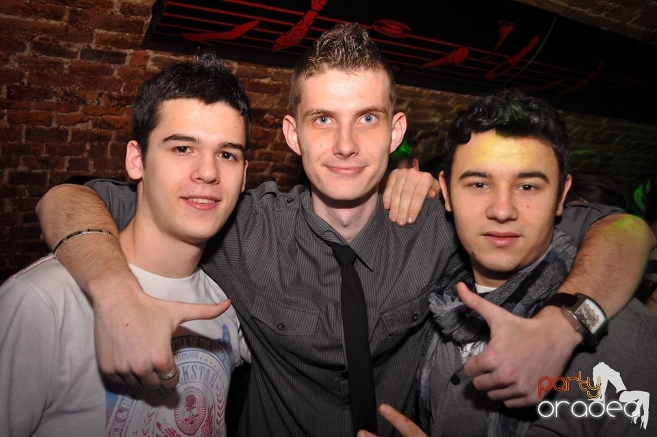 Escape Club seară de seară,
