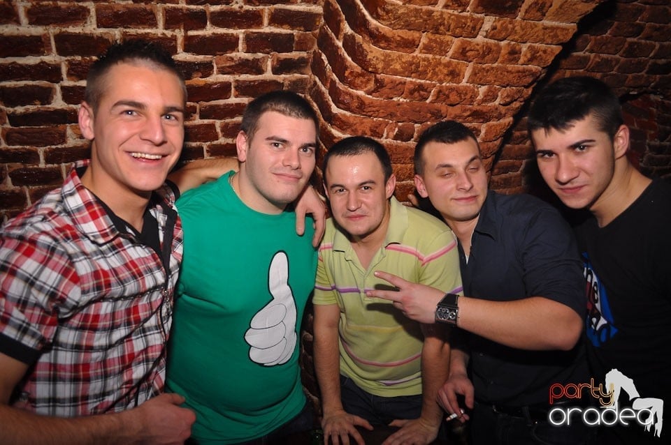 Escape Club seară de seară,