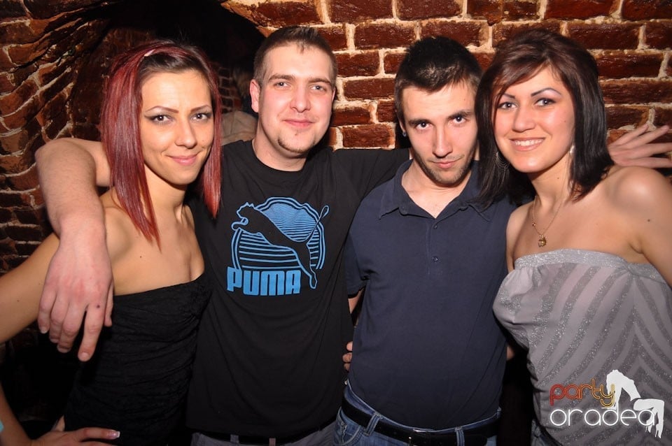 Escape Club seară de seară,