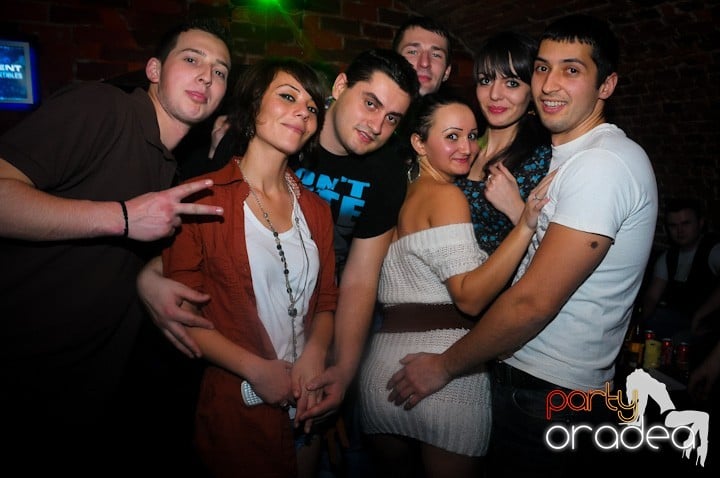 Escape joi seara, 