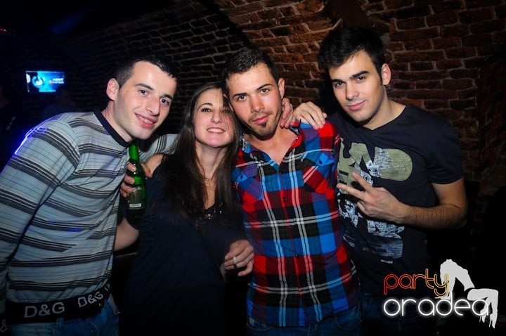 Escape joi seara, 