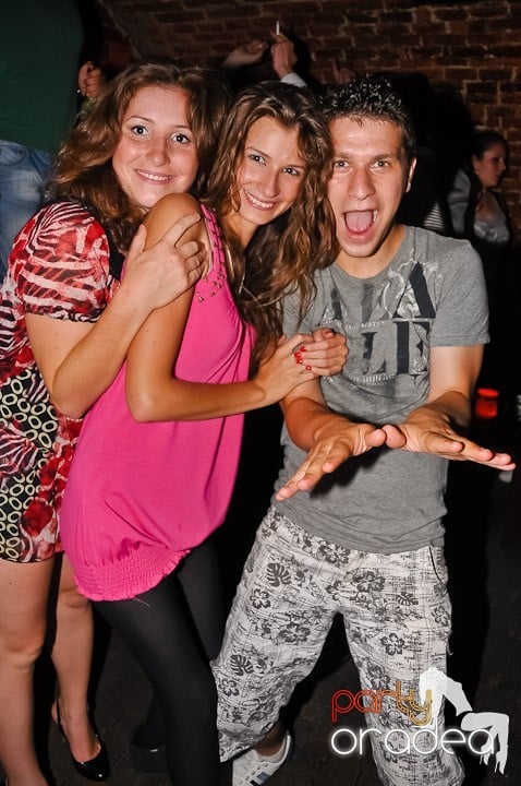 Escape Party, 
