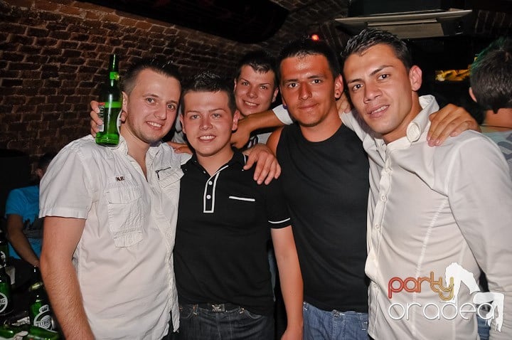 Escape Party, 