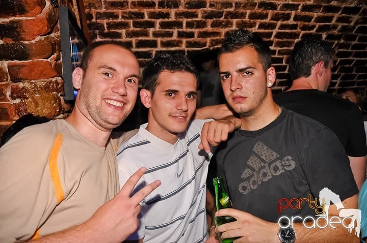 Escape Party, 