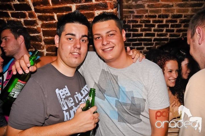 Escape Party, 