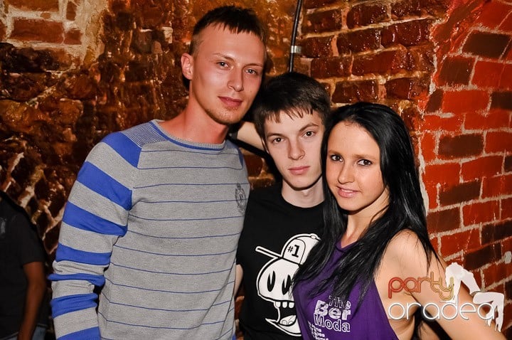 Escape Party, 