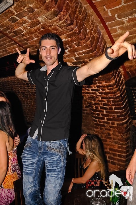Escape Party, 