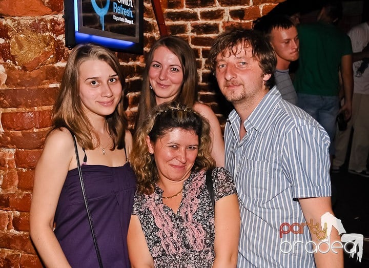 Escape Party, 
