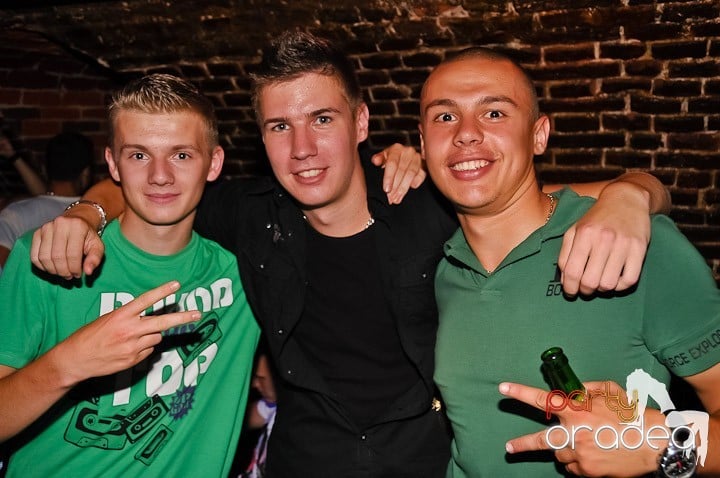 Escape Party, 