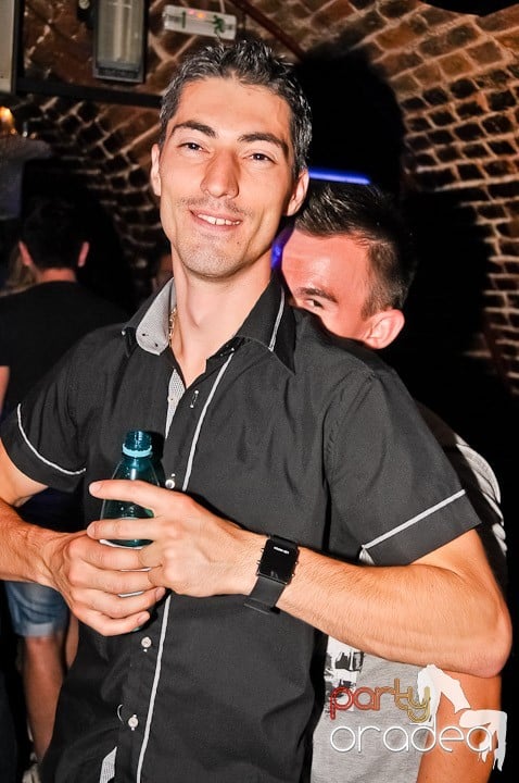 Escape Party, 
