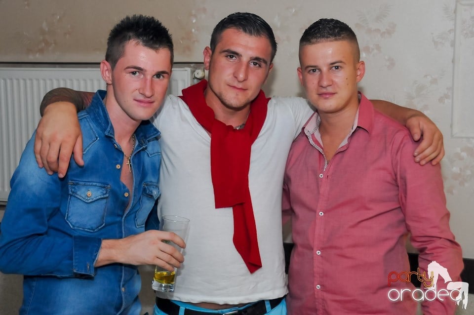 Eveniment special cu invitaţi speciali,