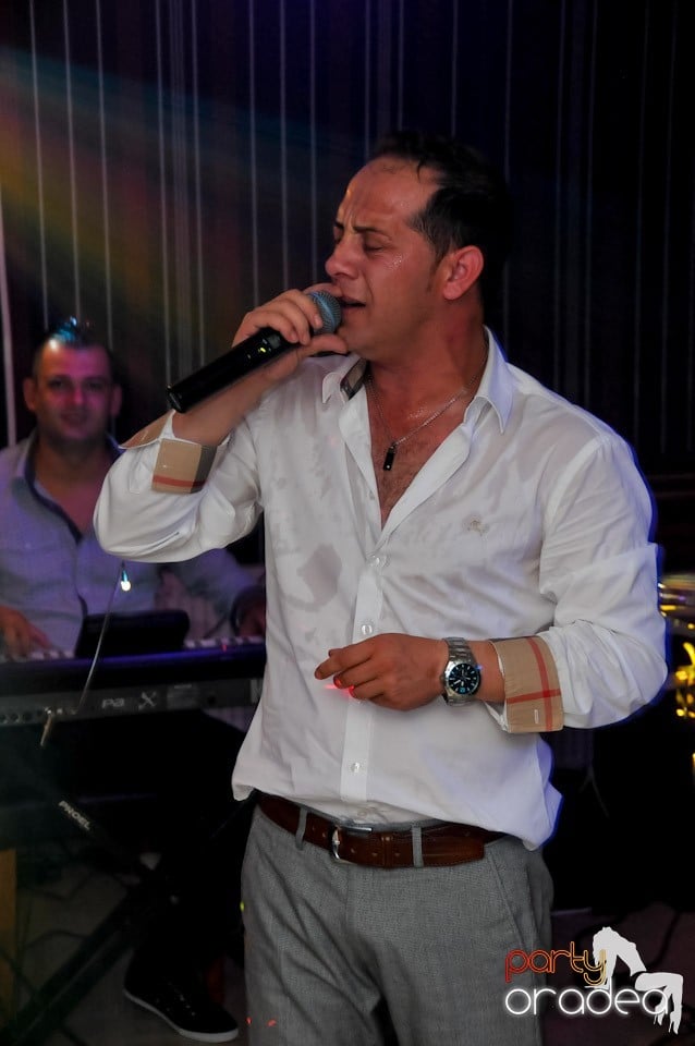 Eveniment special cu invitaţi speciali,