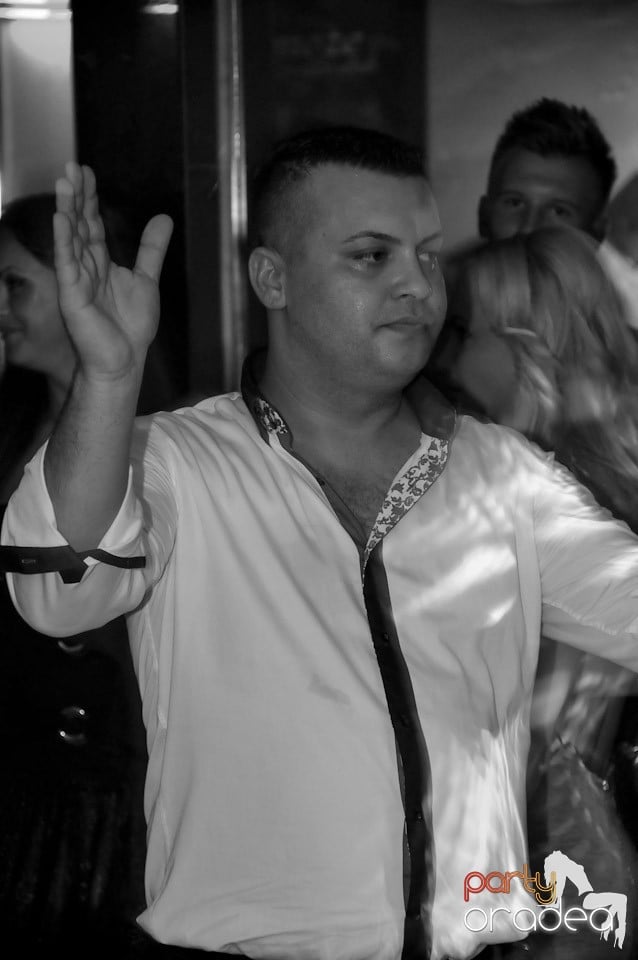 Eveniment special cu invitaţi speciali,