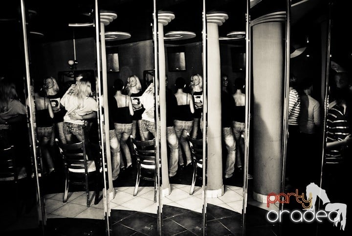 Flirt Night Party în Chanson, sâmbătă,