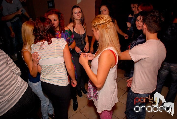 Flirt Night Party în Chanson, sâmbătă,