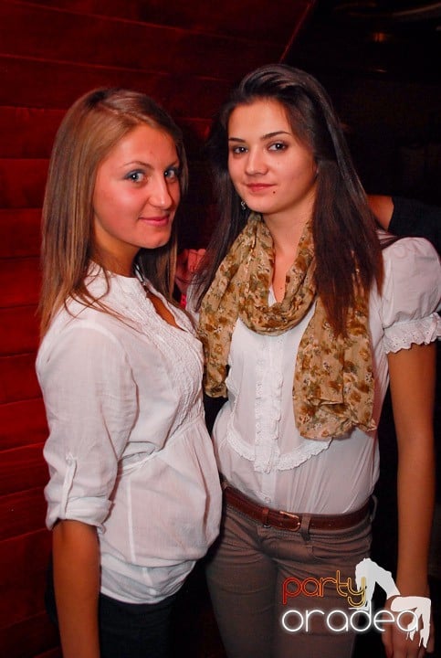 Flirt Night Party în Chanson,