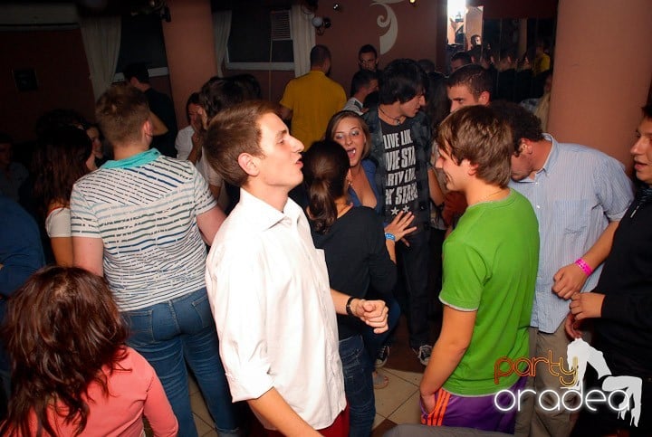 Flirt Night Party în Chanson, 