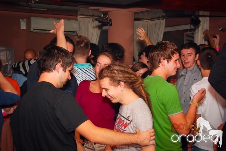 Flirt Night Party în Chanson, 
